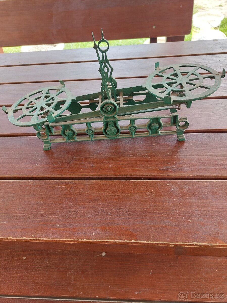 Kuchyňské mechanické vahy