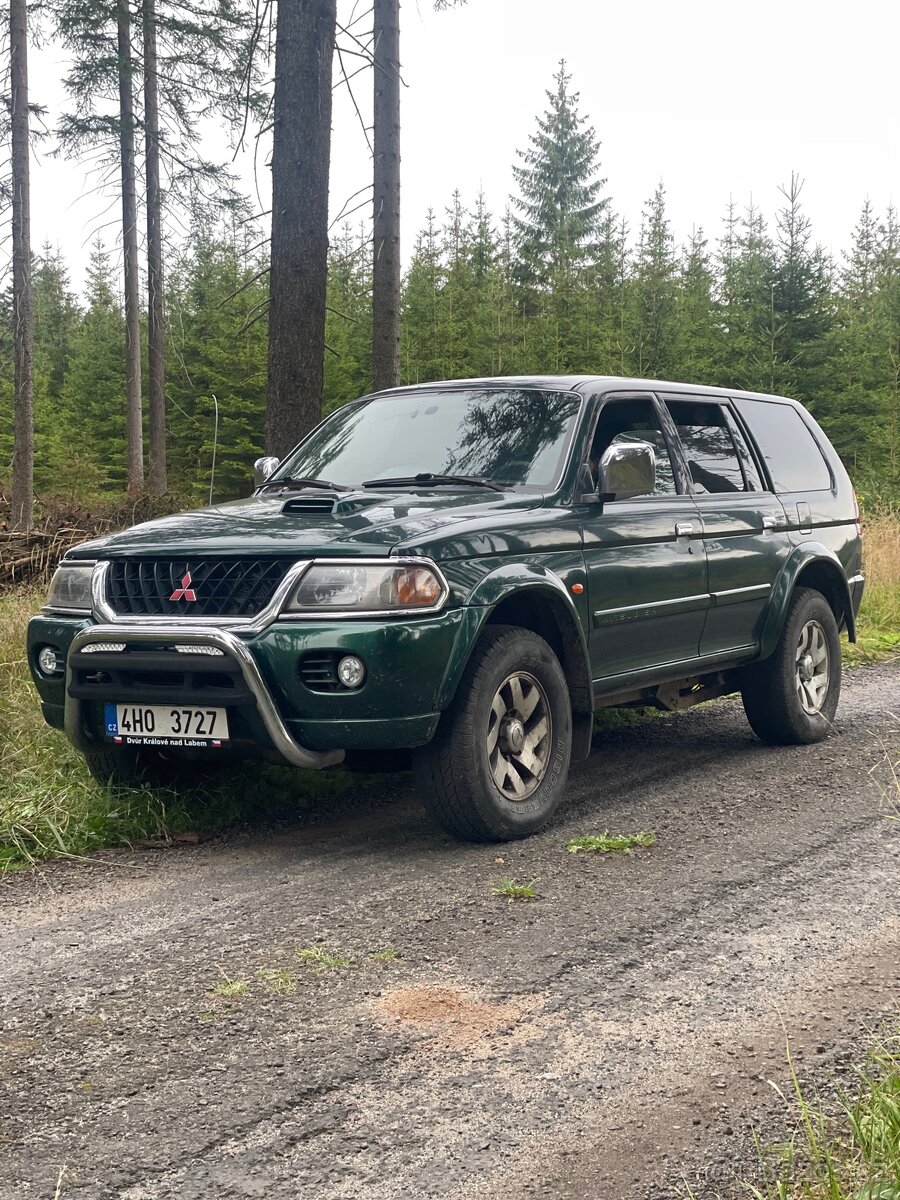 Mitsubishi Pajero sport