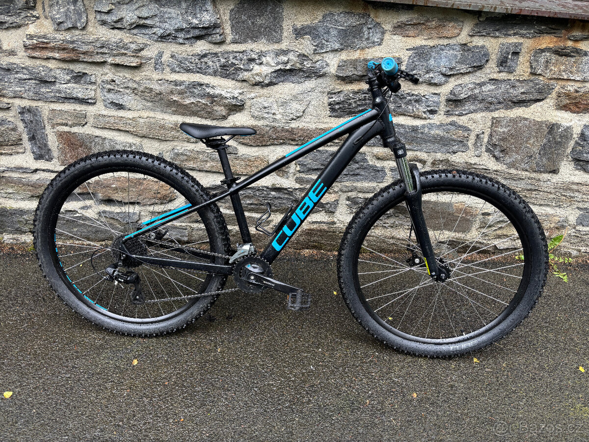 Dětské horské kolo CUBE AIM 27,5 2022 black´n´blue - 14''