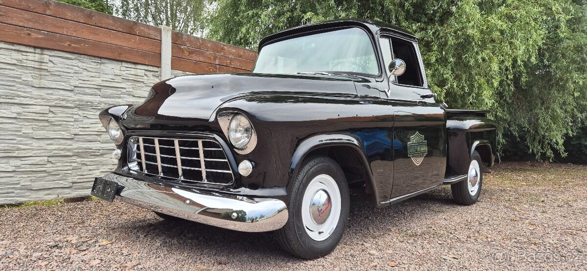 Chevrolet Apache V8