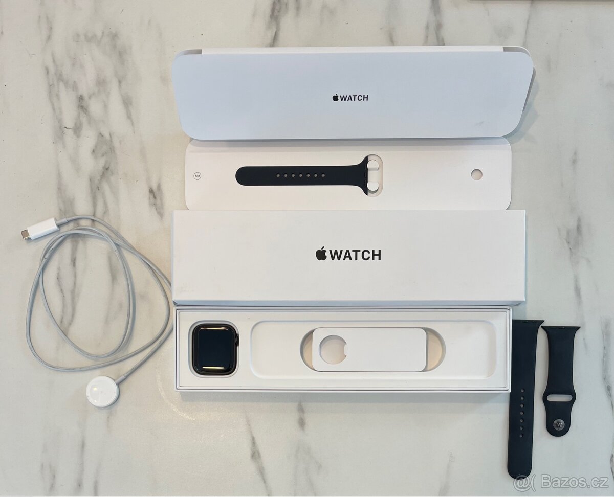 Prodám Apple watch SE (2022) 44mm Cellular -velmi dobrý stav