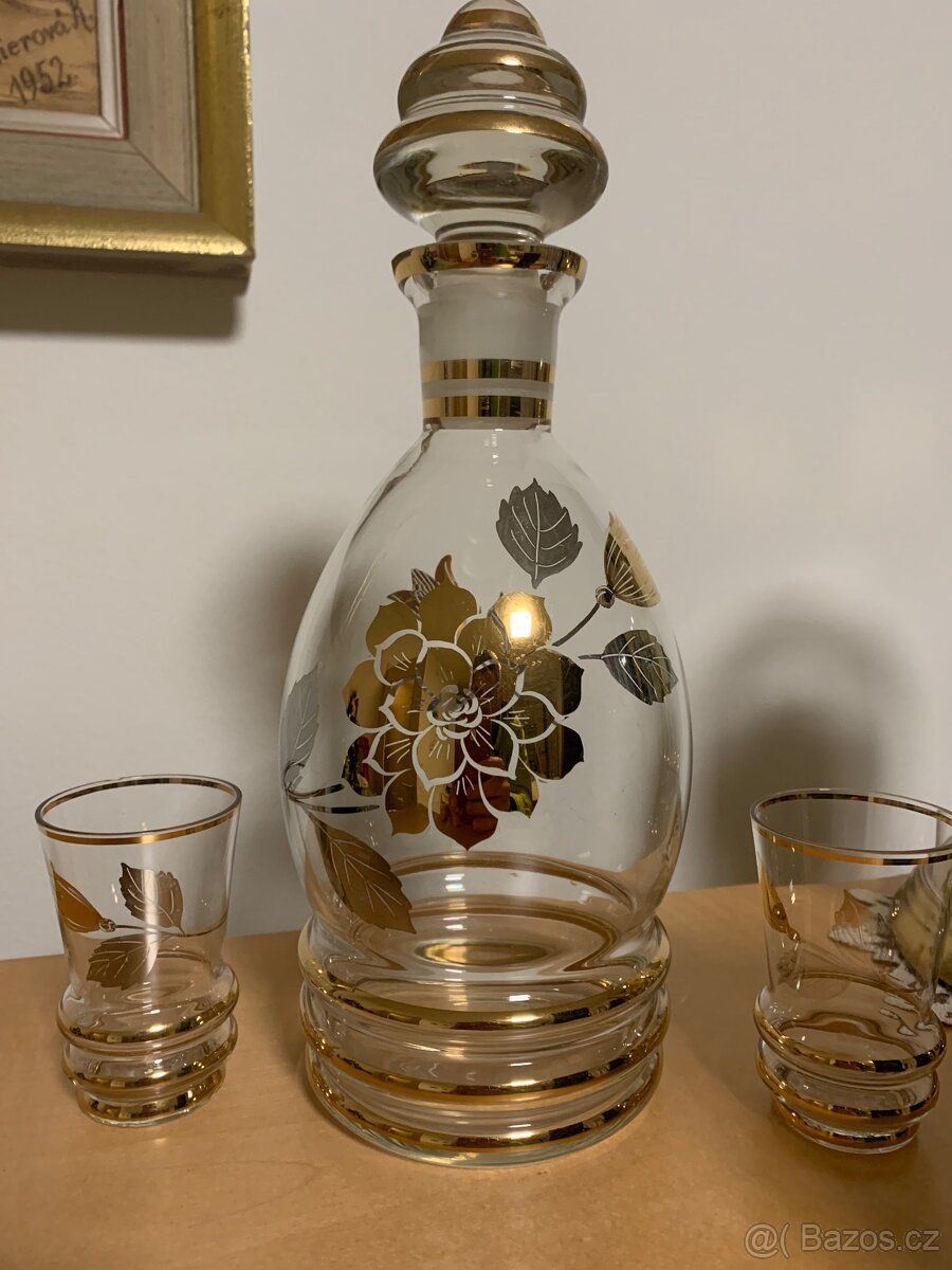 Sklenena karafa