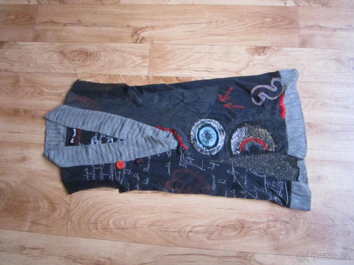 Svetr / mini šaty zn. Desigual, délka 85 cm
