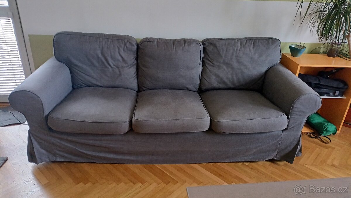 Sedačka šedá 3místná