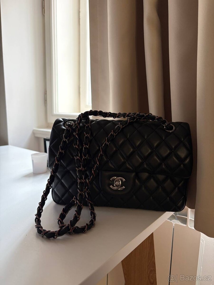 Chanel kabelka cerna