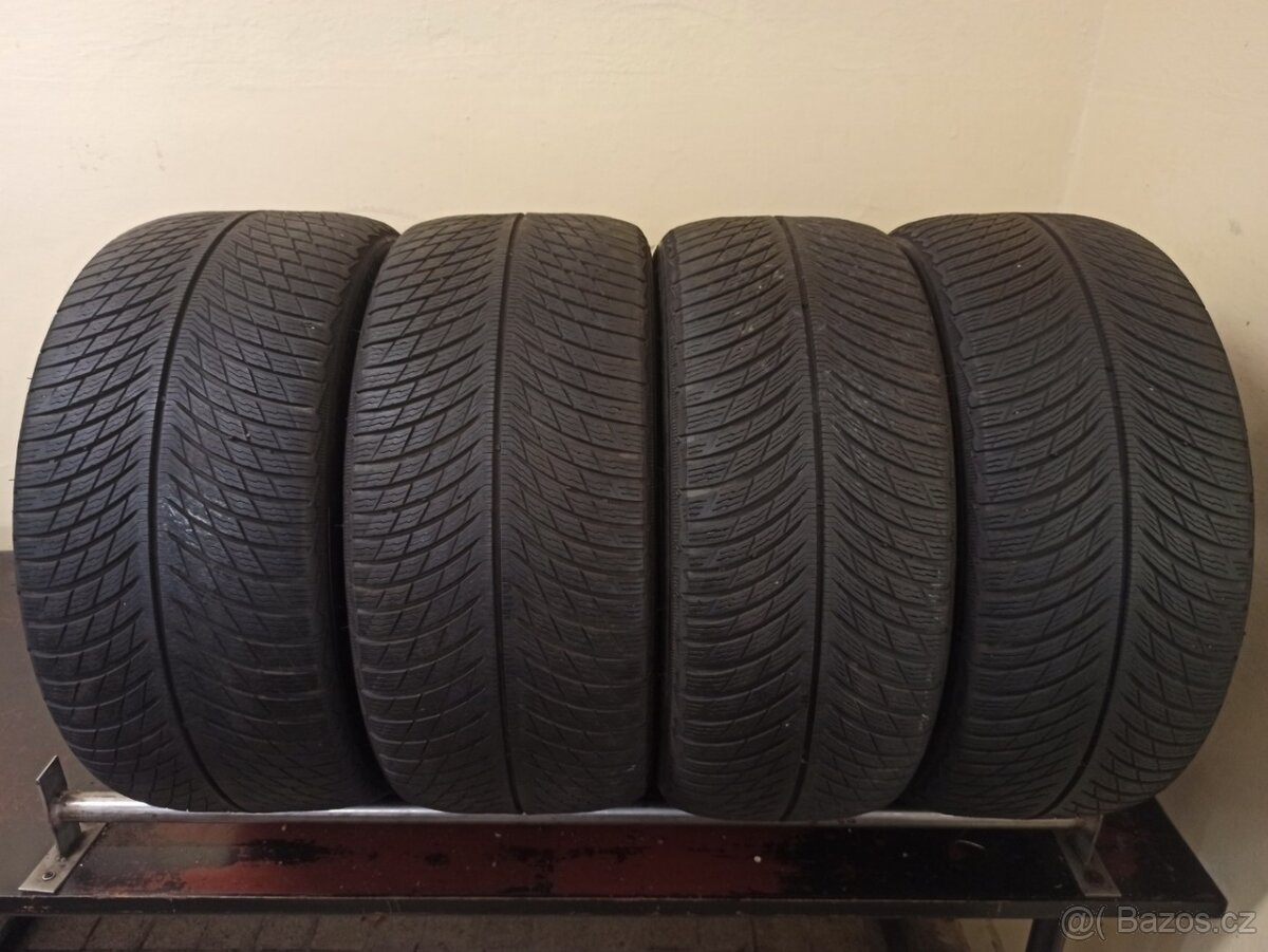 Michelin Alpin dvourozměrné 245/40R19 + 275/35R19