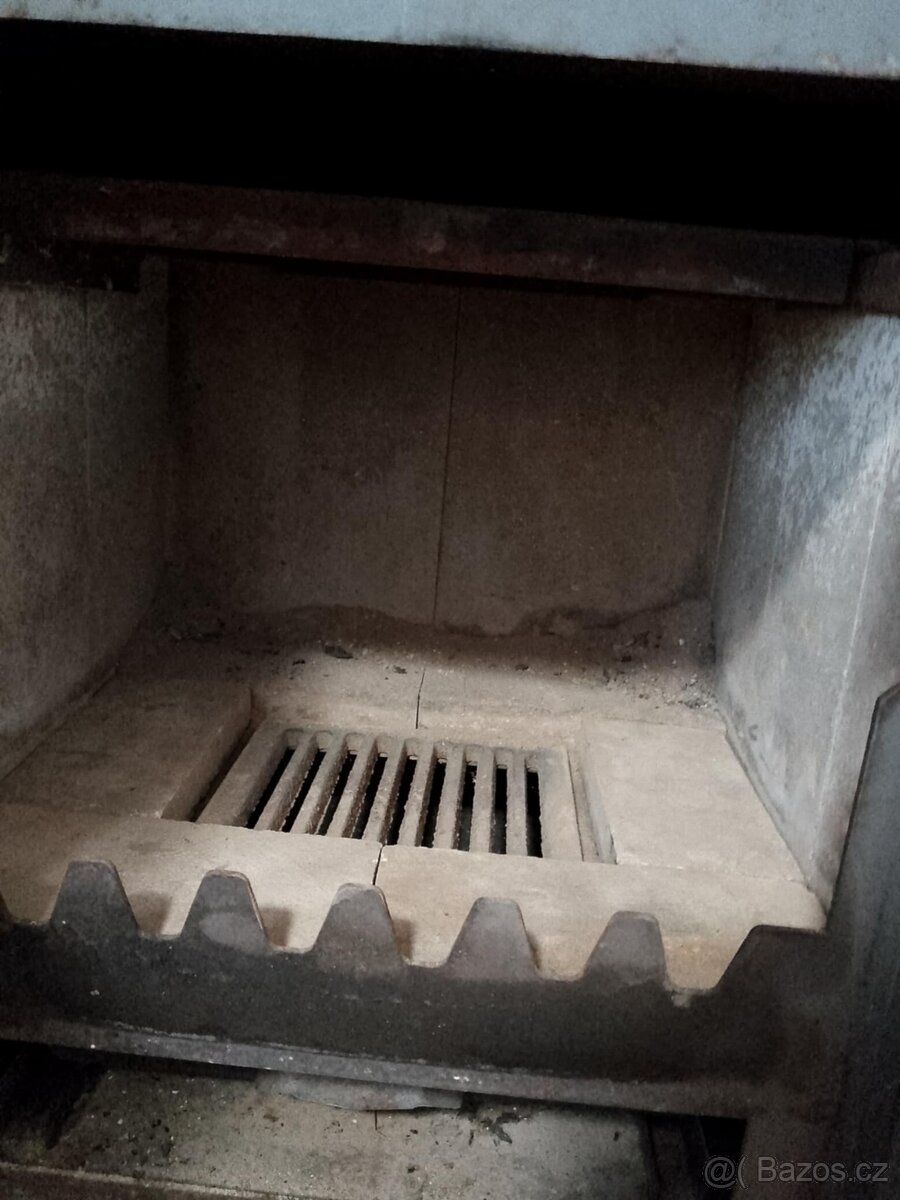 Prodám krbová kamna 9KW
