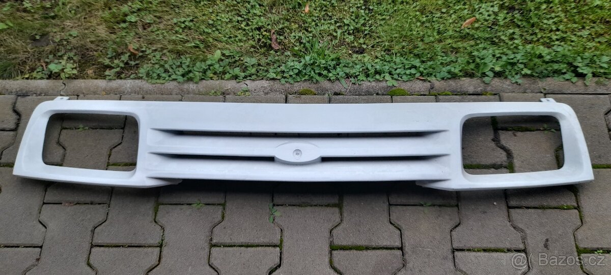 Ford Sierra  - přední maska