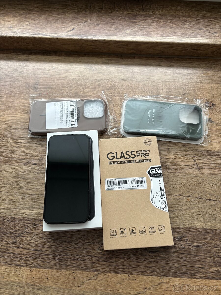 Iphone 15pro v TOP stavu záruka do 8.8.2027