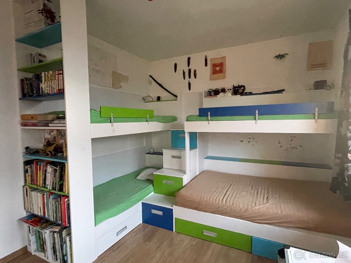 Patrové postele pro 3 děti a postel pro kamarády nebo 4 děti