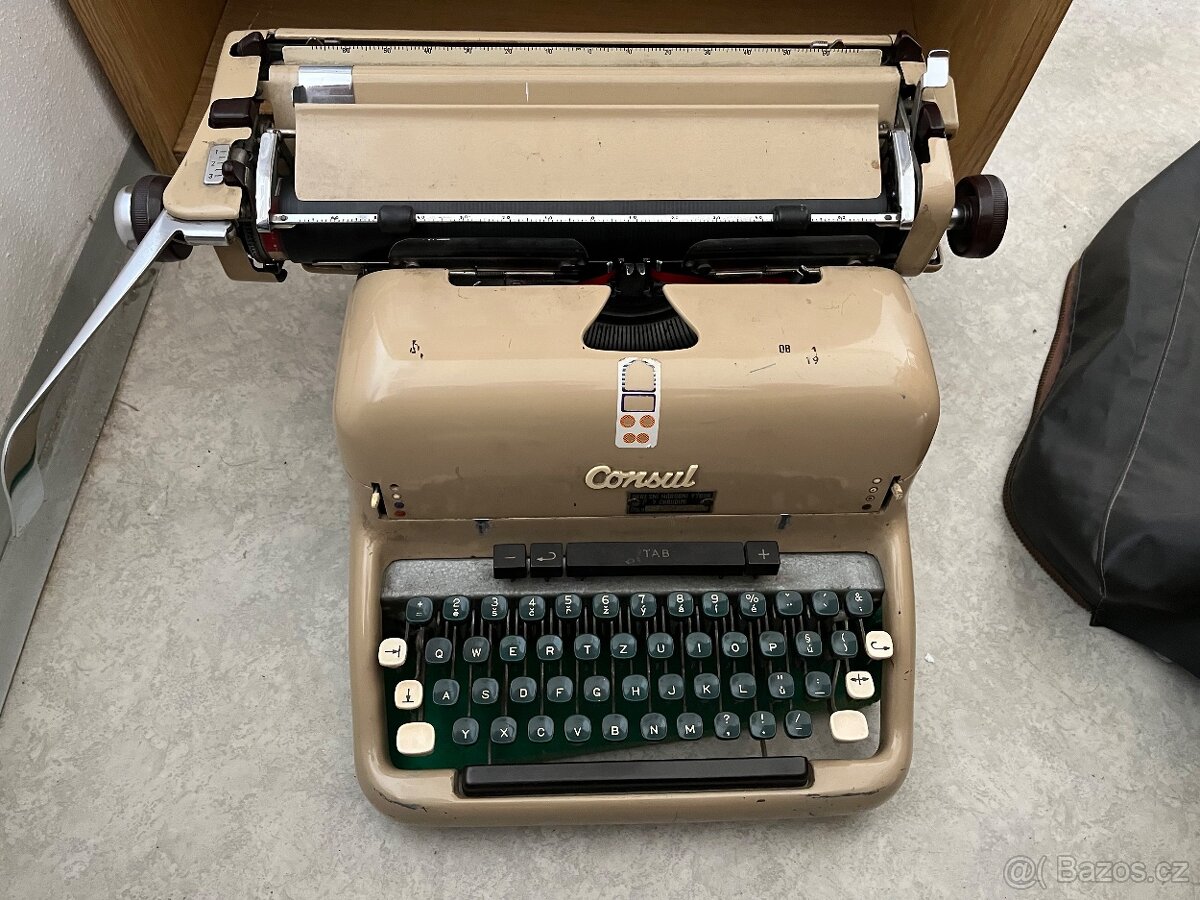 Psací stroj CONSUL