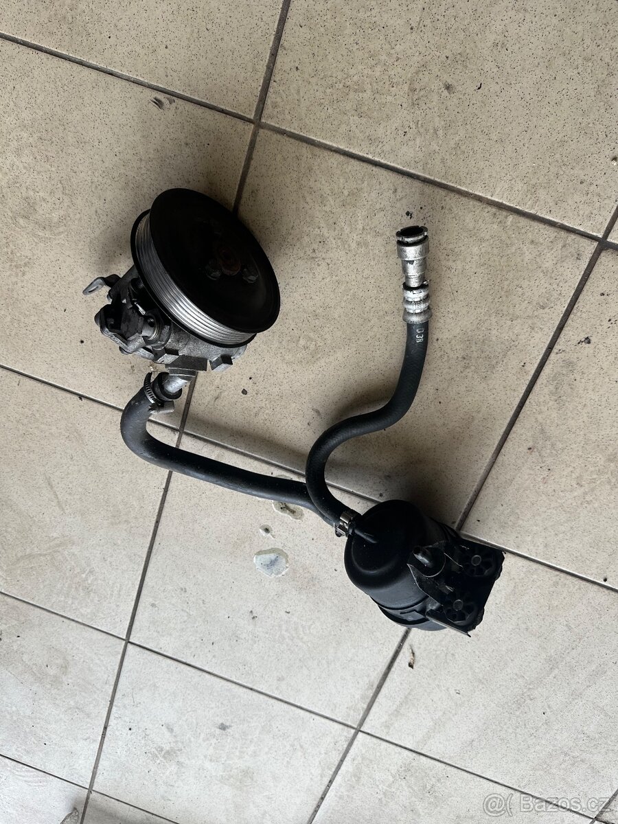 POMOCNÉ ČERPADLO BMW e90