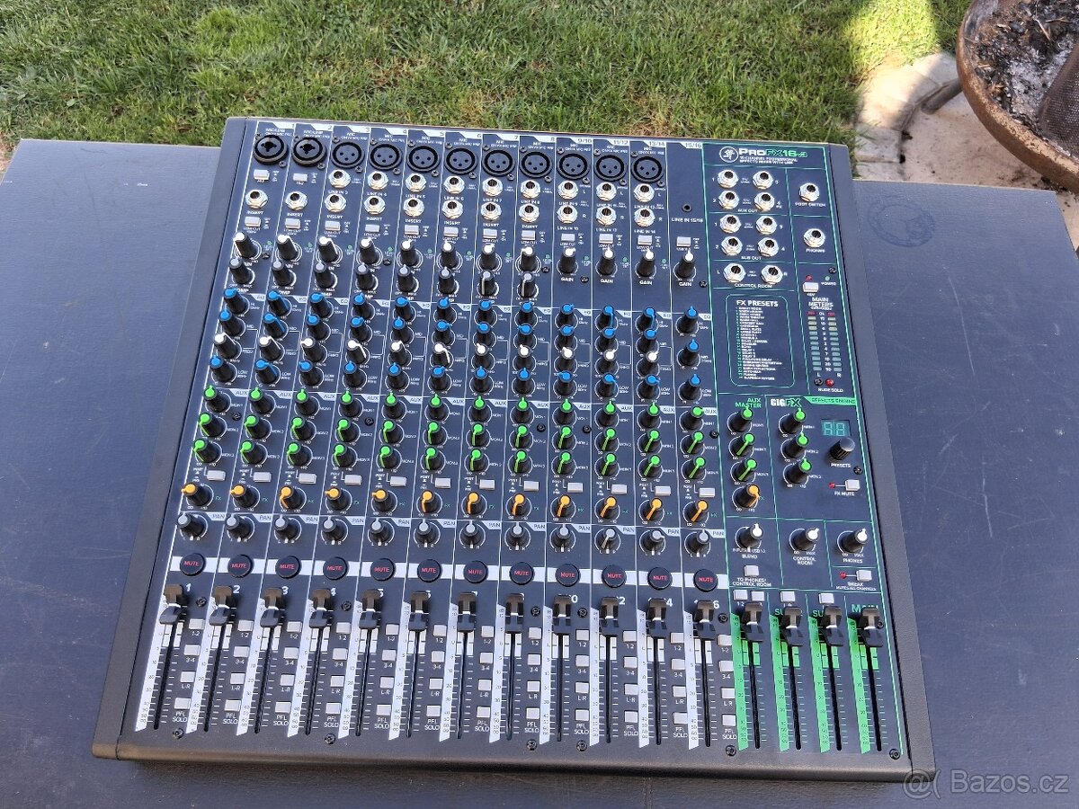 Mixážní pult PRO FX16v3