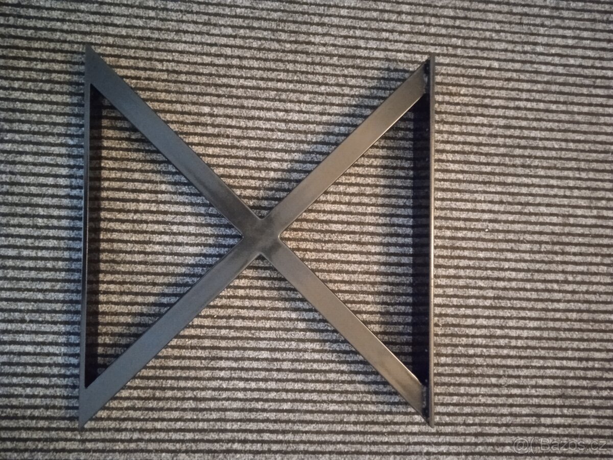 Stolove podnoze -konferencni