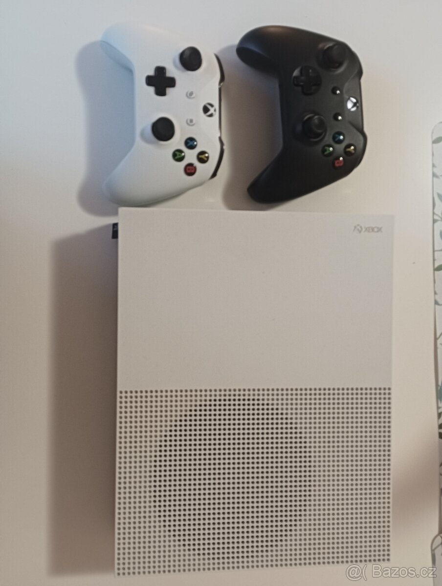 Xbox one S +hry +dva ovladače