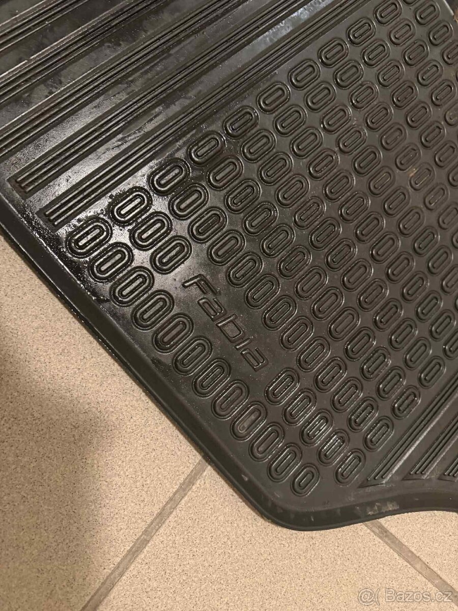 Gumové koberce do Škoda Fabia 2