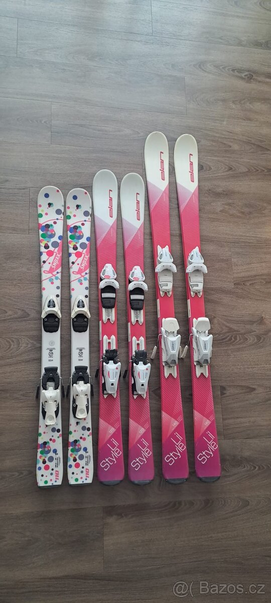 Dívčí lyže a lyžáky