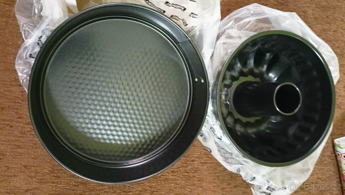 Formy na bábovku a dort