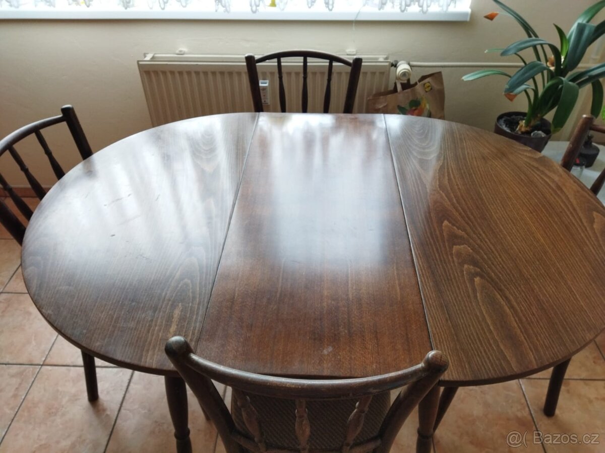 Jidelni stůl a židle