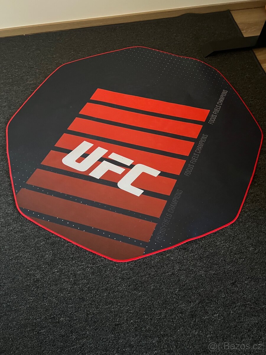 KONIX PODLOŽKA POD HERNÍ KŘESLO UFC