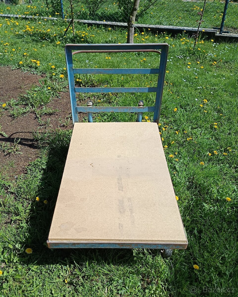 Prodám dílenský vozík na přepravu materiálu ,