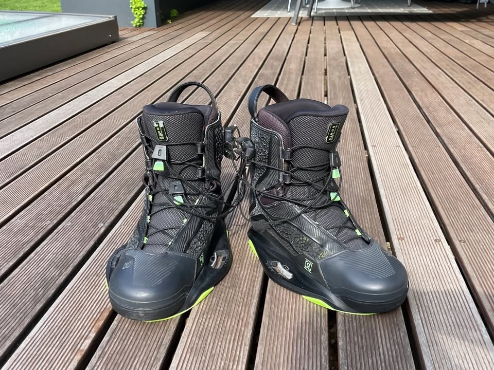 Wakeboard vázání Ronix RXT EUR45
