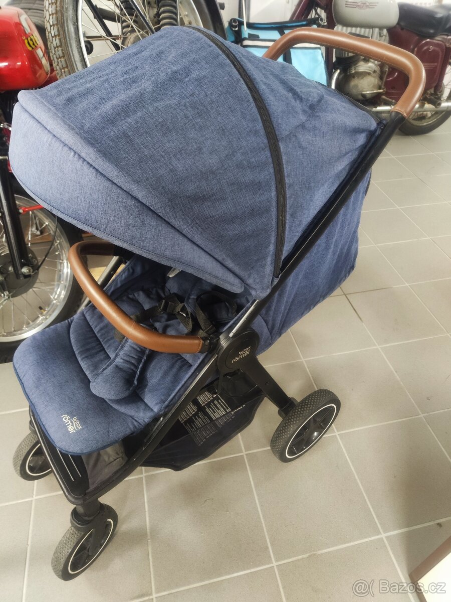 Kočárek Britax