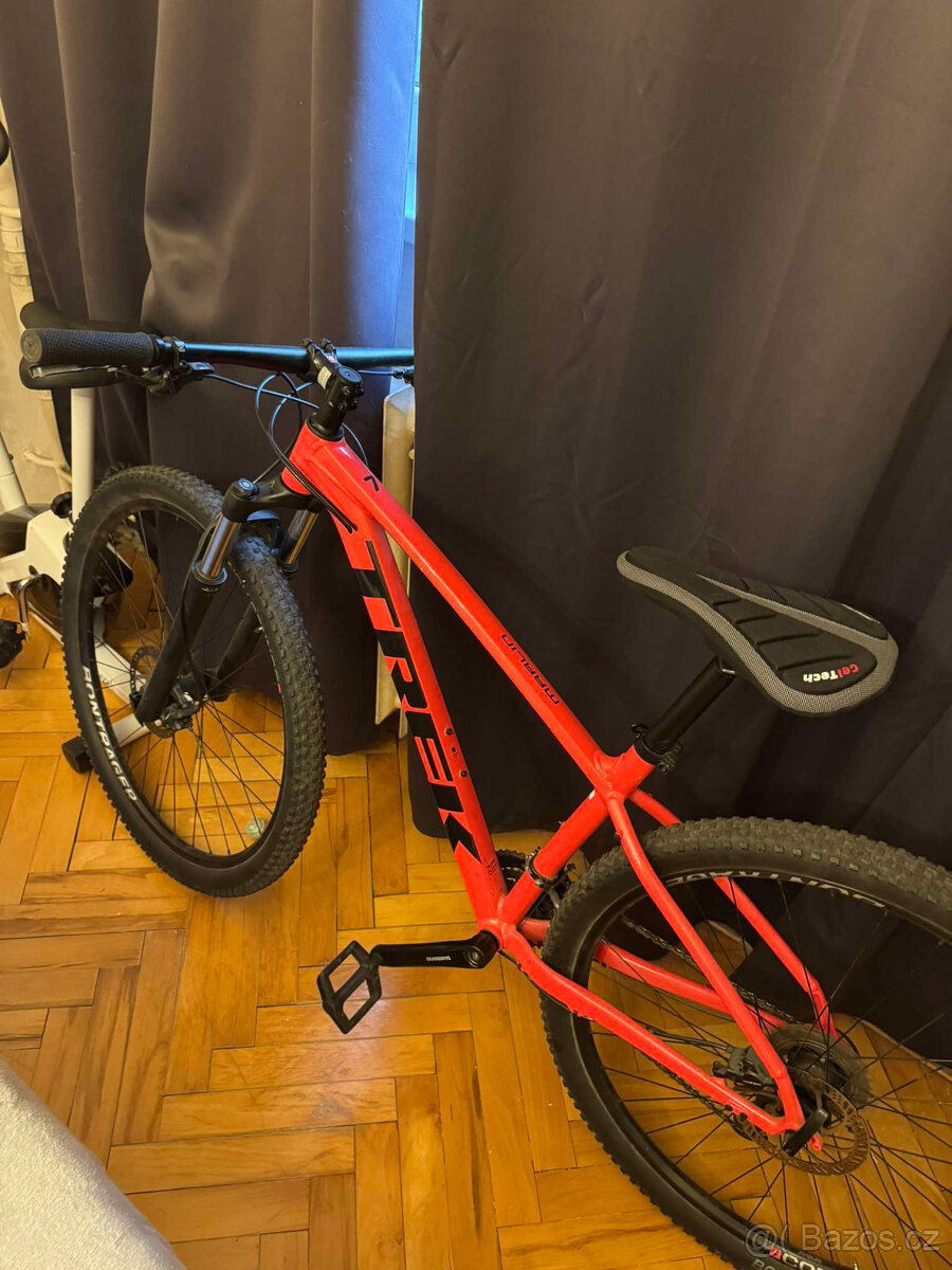 PRODÁM HORSKÉ KOLO TREK MARLIN 7 (KOLA 29")