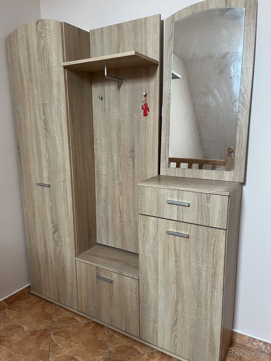 Předsíňová stěna