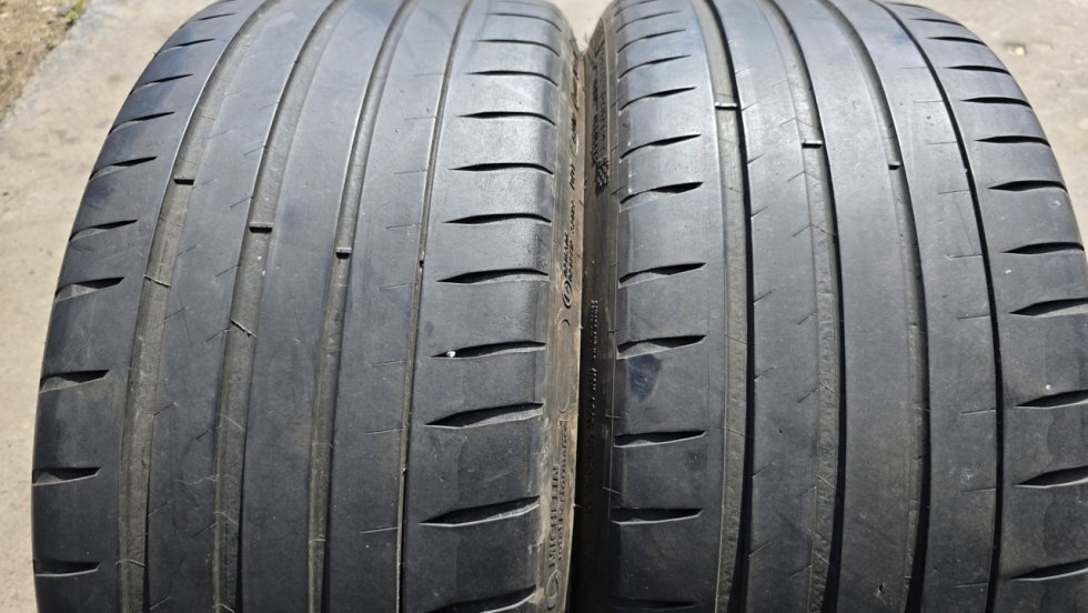 Letní pneu 235/35/19 Michelin