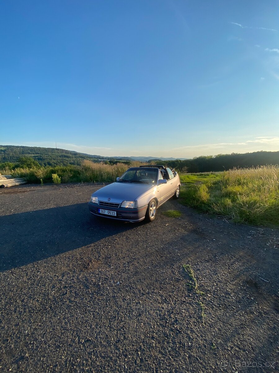 Opel Kadett 1.6i cabrio Bertone