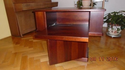 stolek na PC a TV