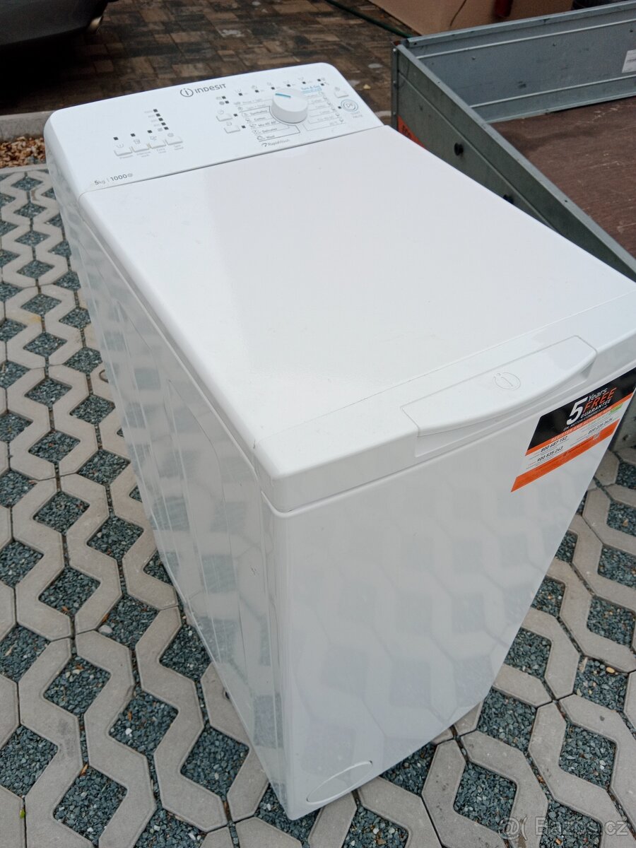 Automaticka pracka Indesit