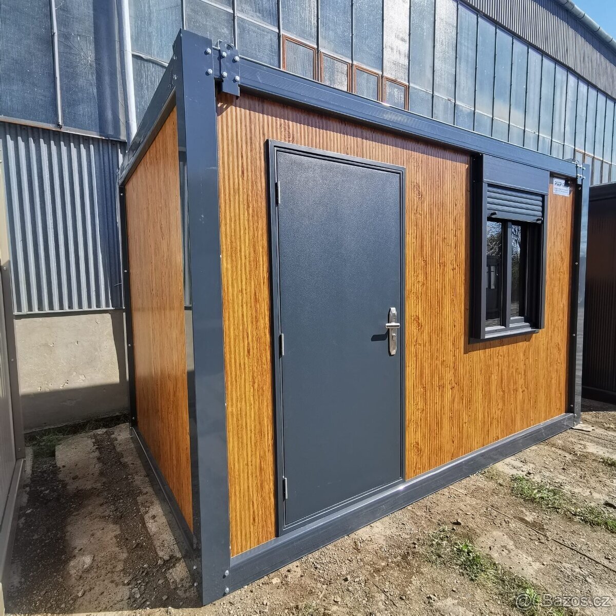Obytný/prodejní kontejner PMP-K o rozměru 2,4x4 m