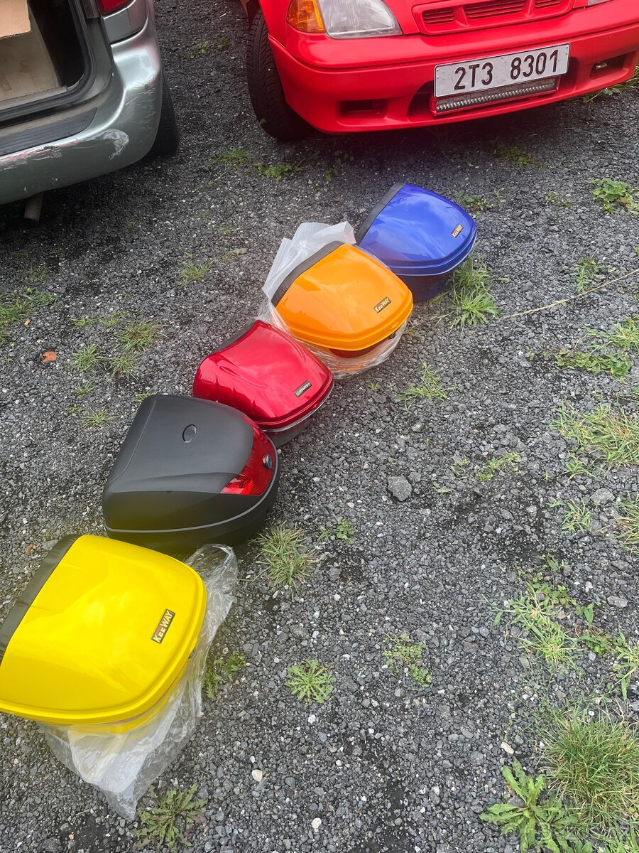 Prodám kufry na motorky , skútry úplně nové