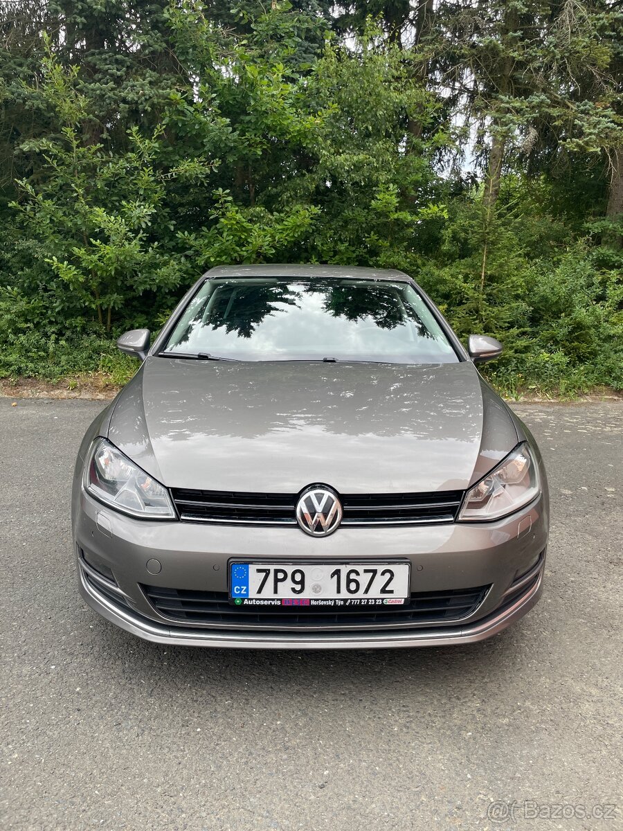 Volkswagen Golf VII hatchback