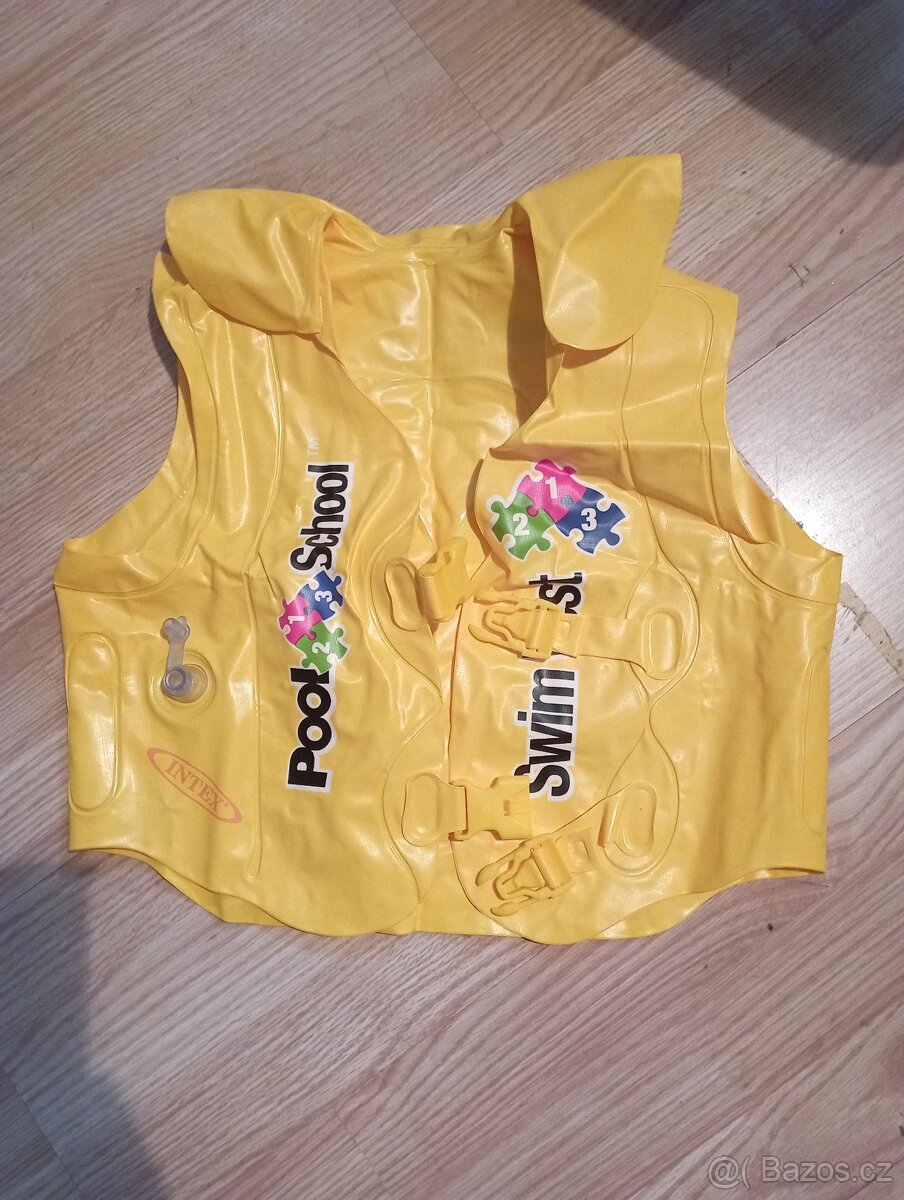 Pomůcky k plavání