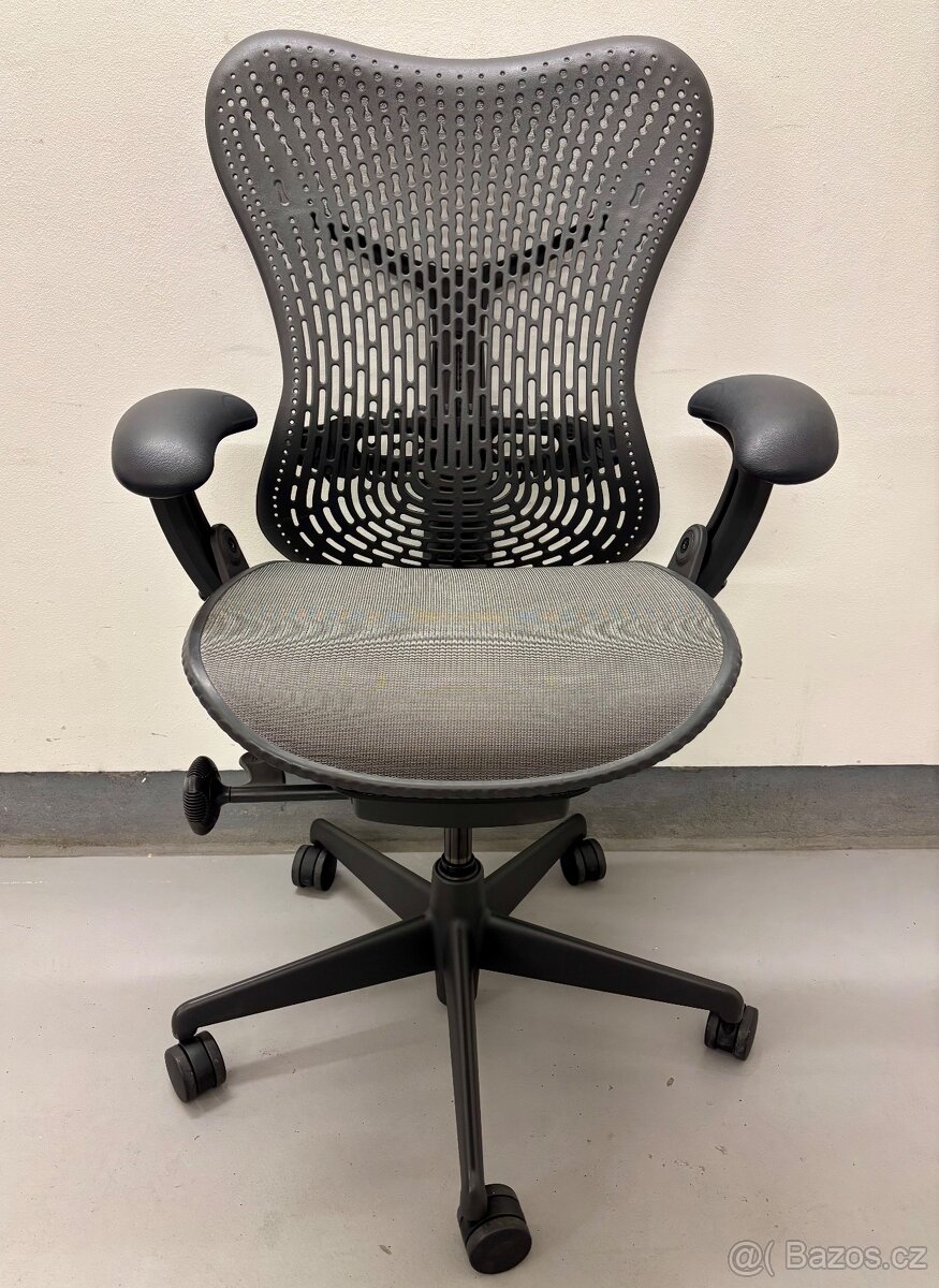 Kancelářská židle Herman Miller Mirra