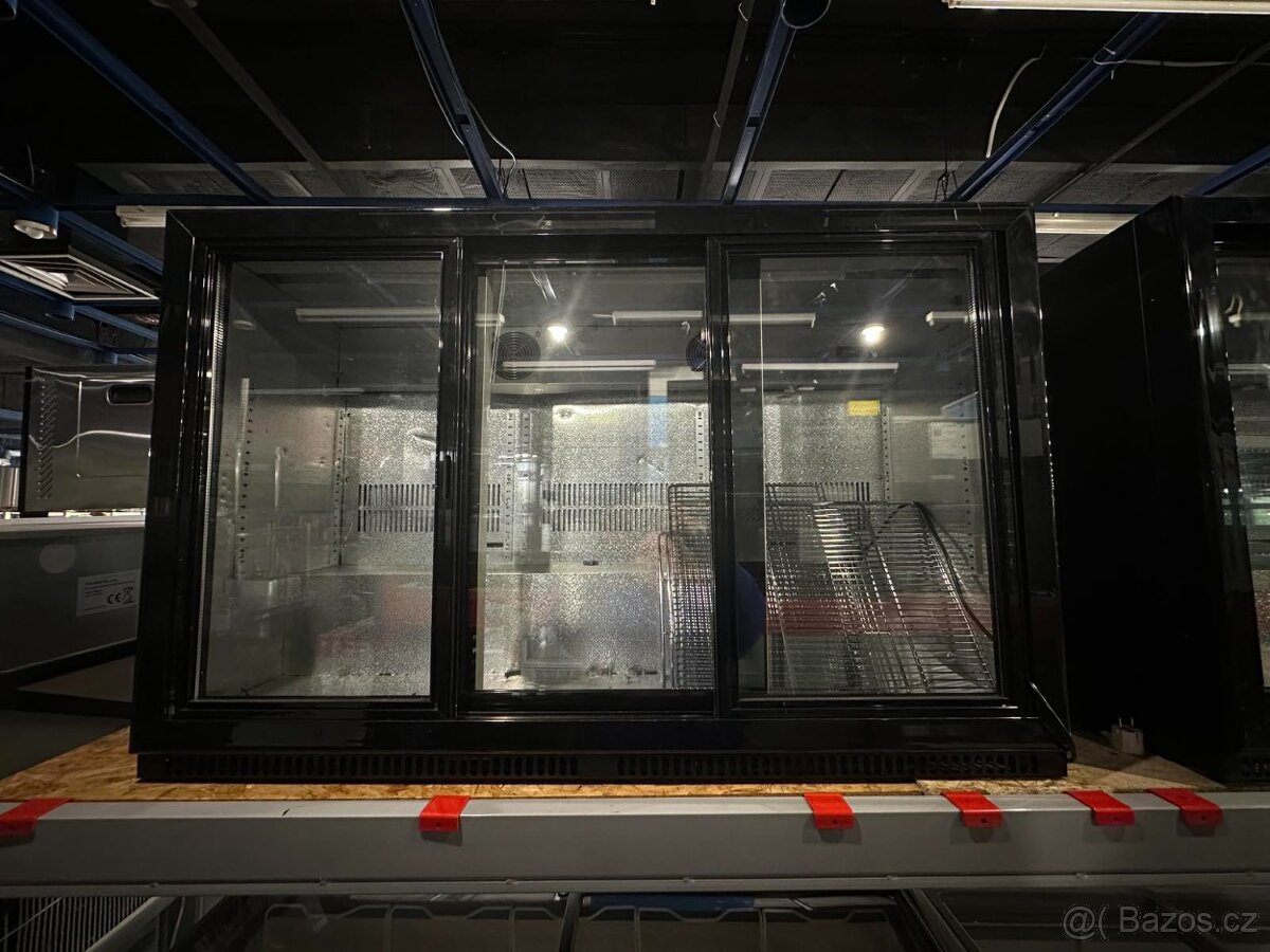 Podbarová třídvéřová lednice Vibocold VBB 3 S