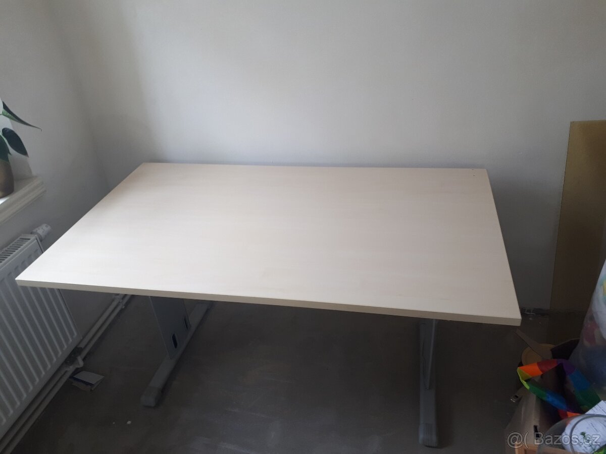 Kancelářský stůl 80x140 cm, buk