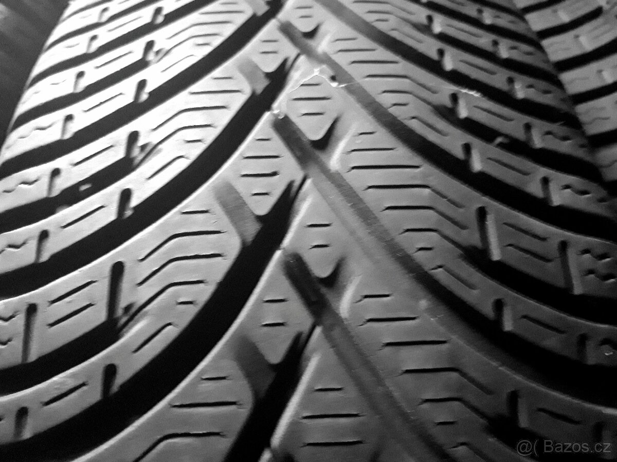 Sada málo jetých zimních pneu 195/65 R15 Kleber