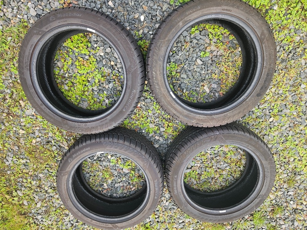 Zimní pneu 235/50r19