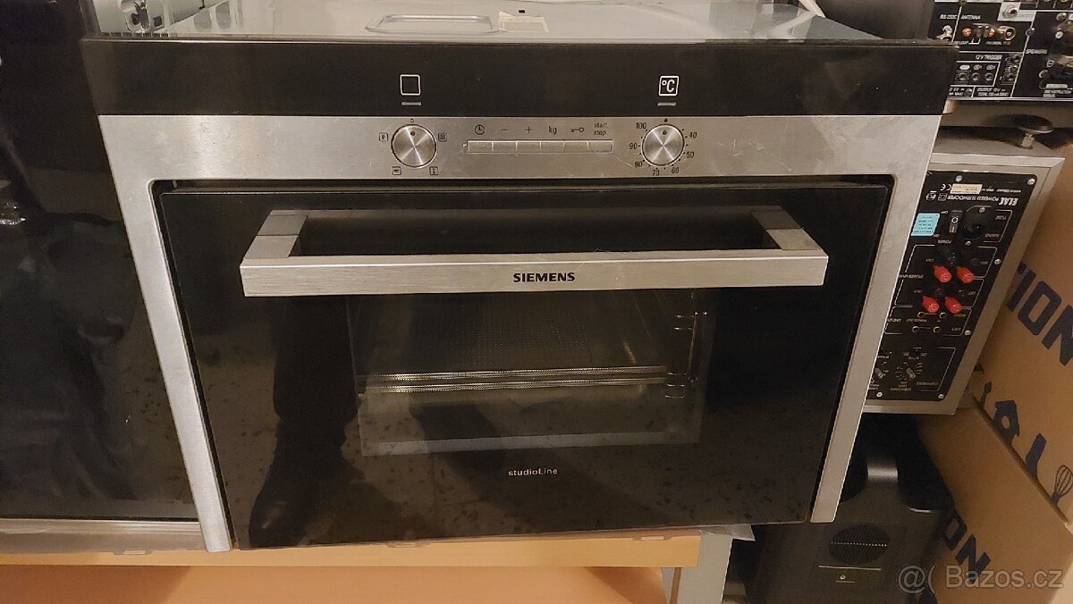 Parní vestavná trouba Siemens HB24D552