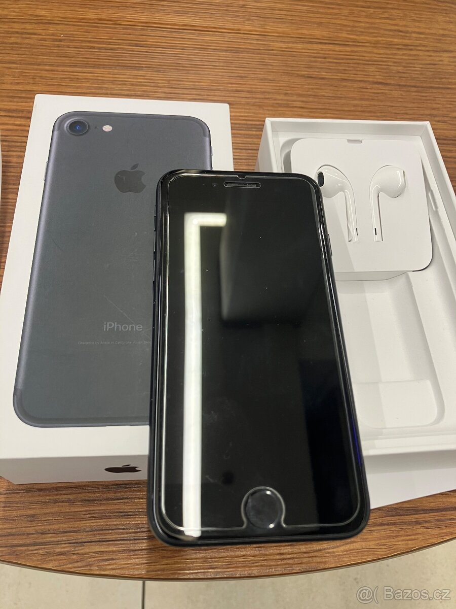 Apple Iphone 7 32gb cerny