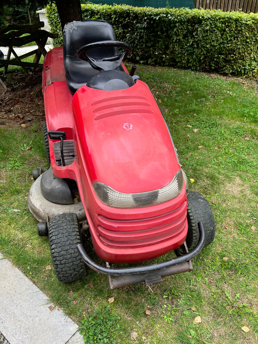 Zahradní traktor Honda HF2620, 122cm