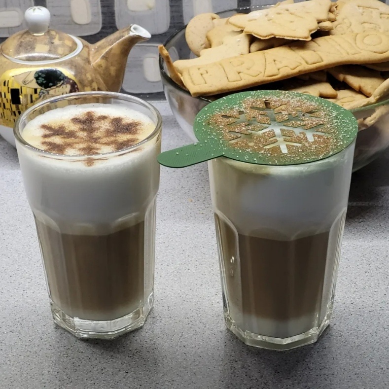 Vánoční šablony na kávu – 3D tisk