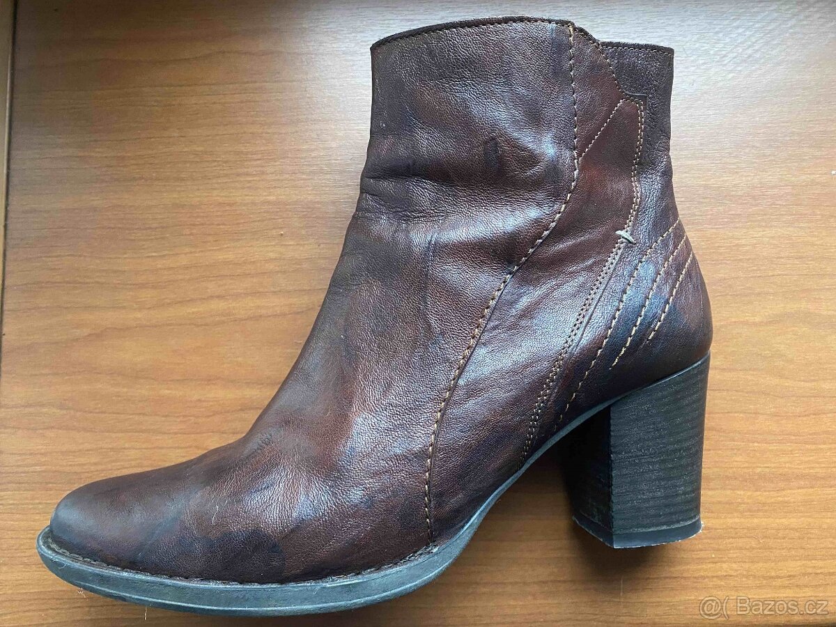 Kožené kotníkové boty na podpatku vel. 41