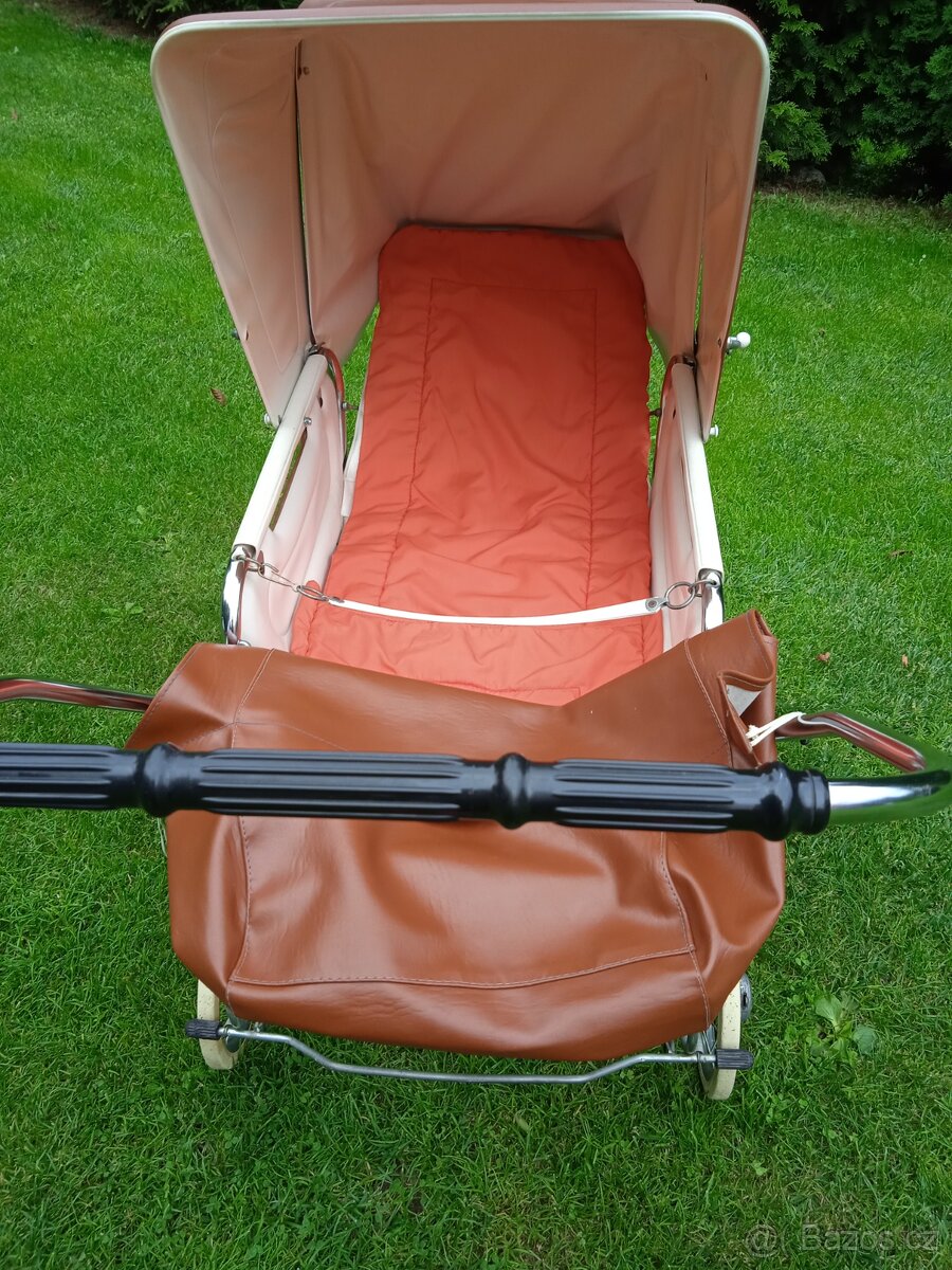 Retro kočárek Liberta