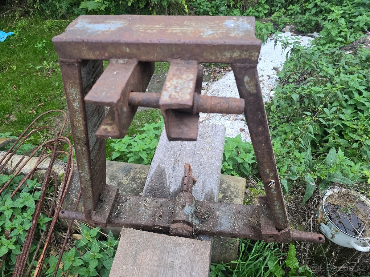 Vidle na balíky do třetího bodu traktoru