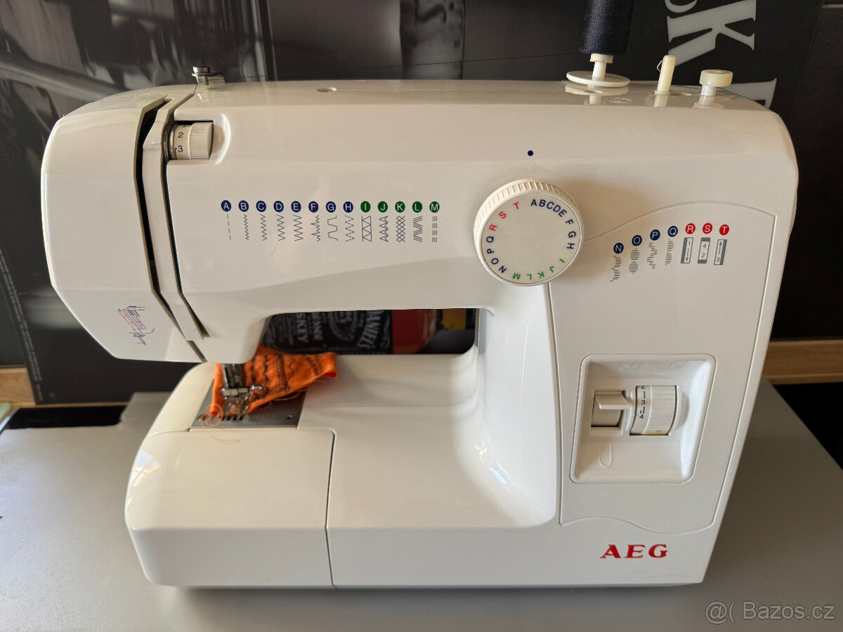 Šicí stroj AEG